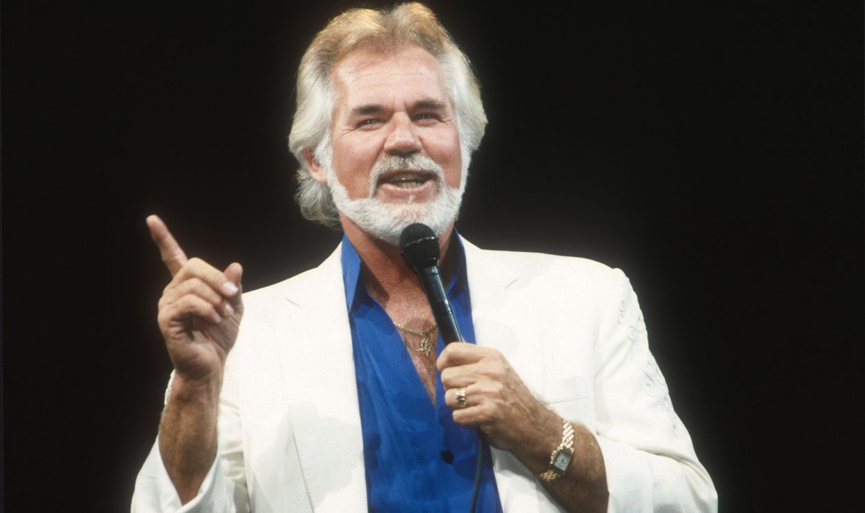 Kenny Rogers performs at the Target Center in Minneapolis, Minnesota on October 29, 1990.