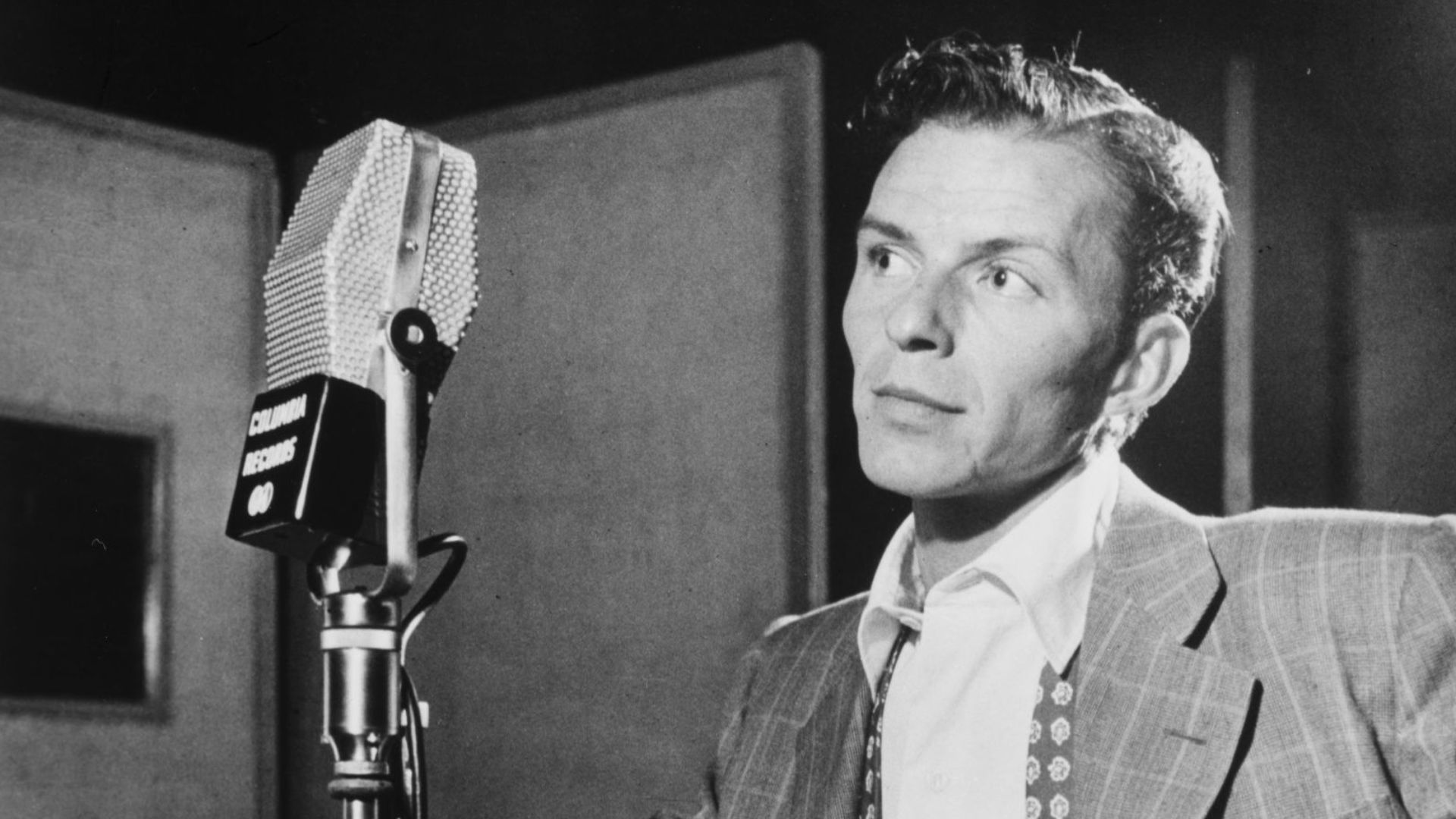 Gottlieb, William P., 1917-, photographer.
[Portrait of Frank Sinatra, Liederkrantz Hall, New York, N.Y., ca. 1947]
1 negative :  b&w ; 4 x 5 in.
Notes:
 Gottlieb Collection Assignment No. 455
Reference print available in Music Division, Library of Congre