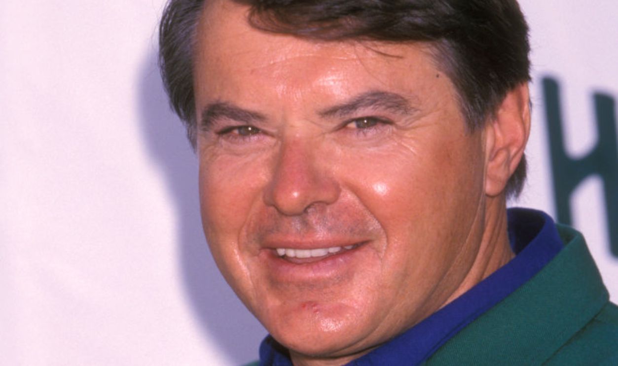 Actor Robert Urich attends the Press Conference for the 67th Annual Hollywood Christmas Parade on February 28, 1998