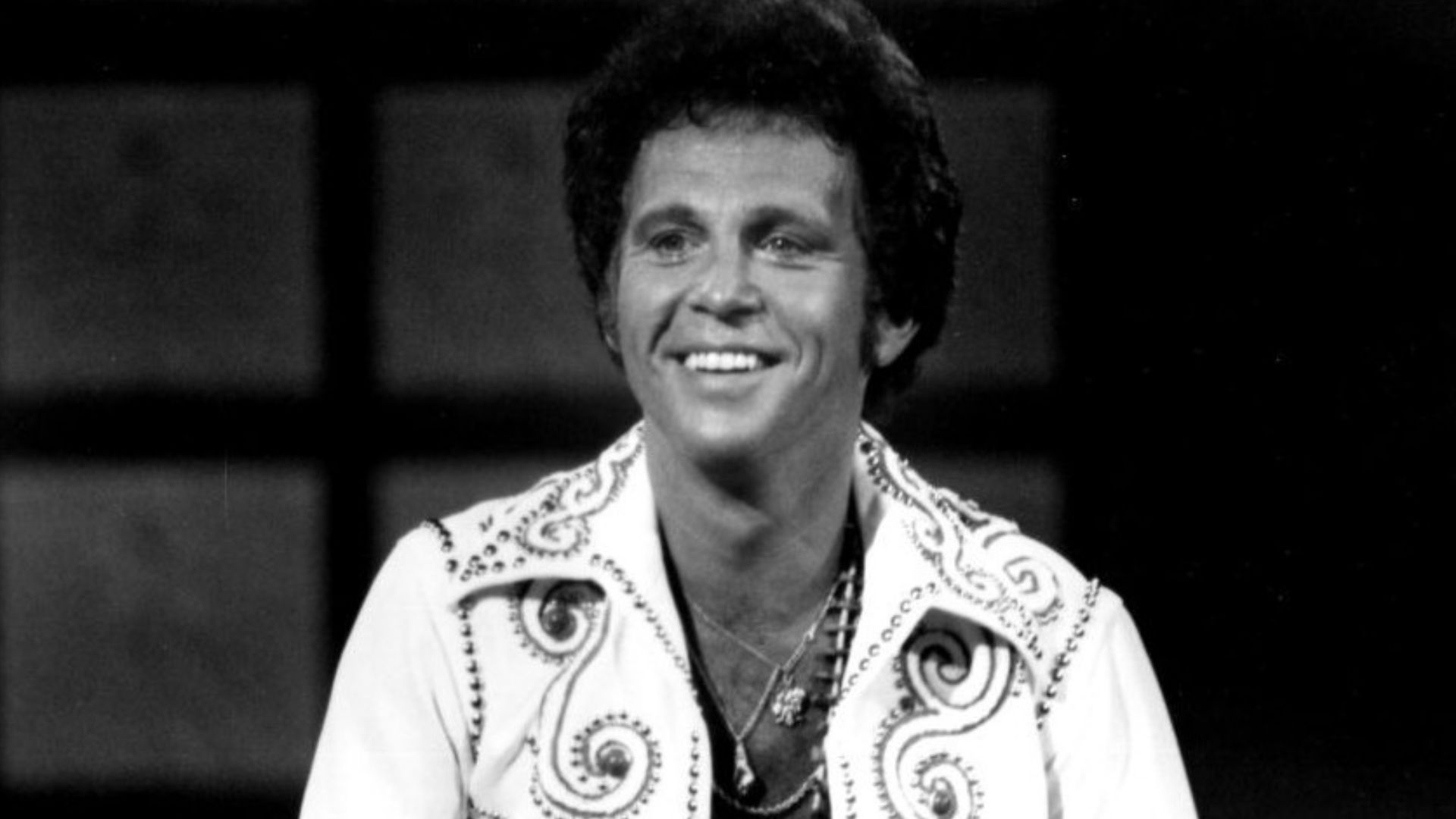 Photo of Bobby Vinton as the host of the 1977 Miss USA beauty pageant.