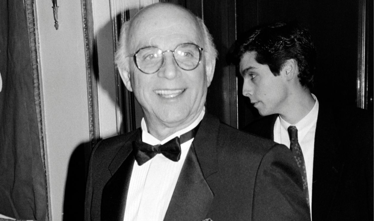 Gavin MacLeod (foreground) attends Museum of Television and Radio Honors David Brinkley at the Waldorf Astoria Hotel in New York City on February 9, 1995.