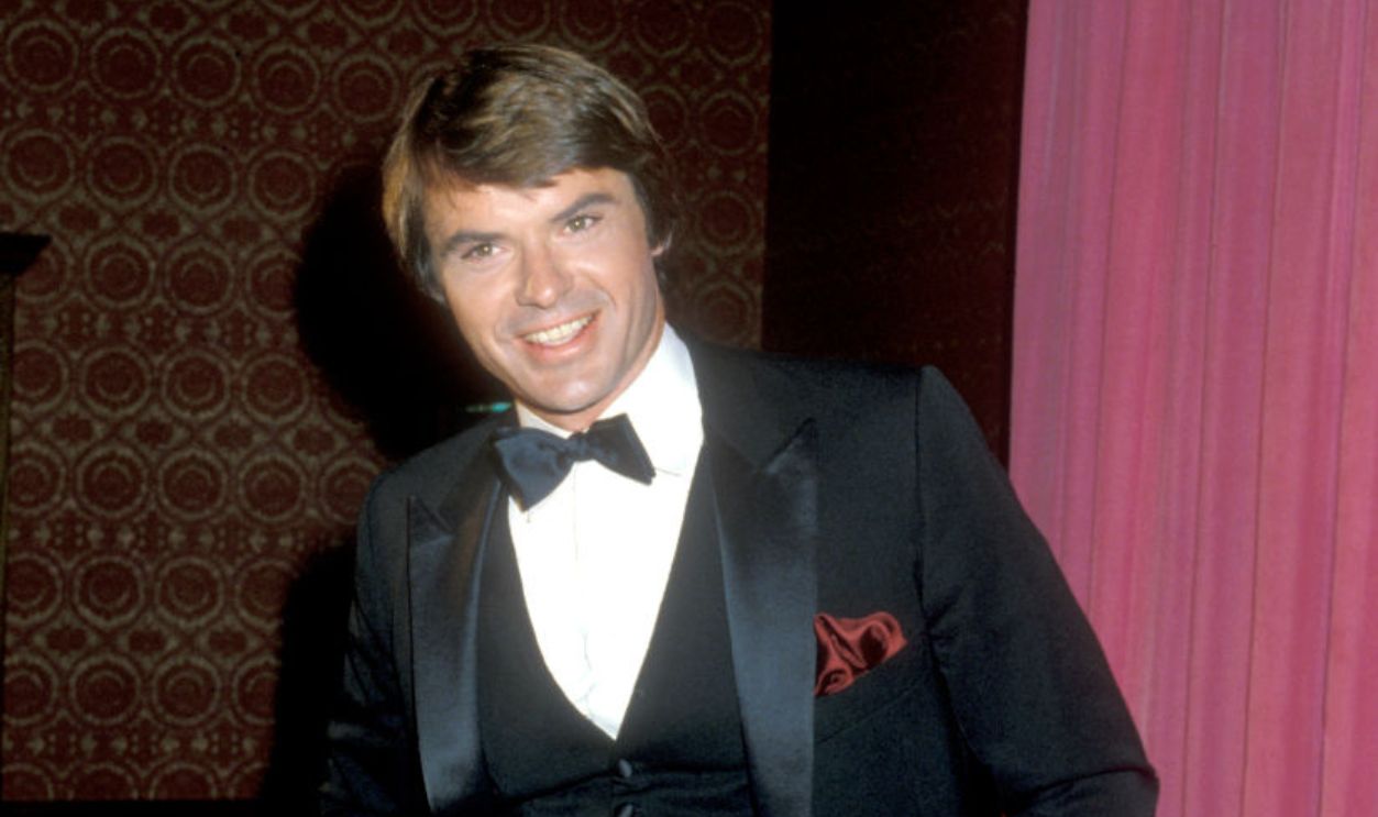 Actor Robert Urich attends the 31st Annual Primetime Emmy Awards