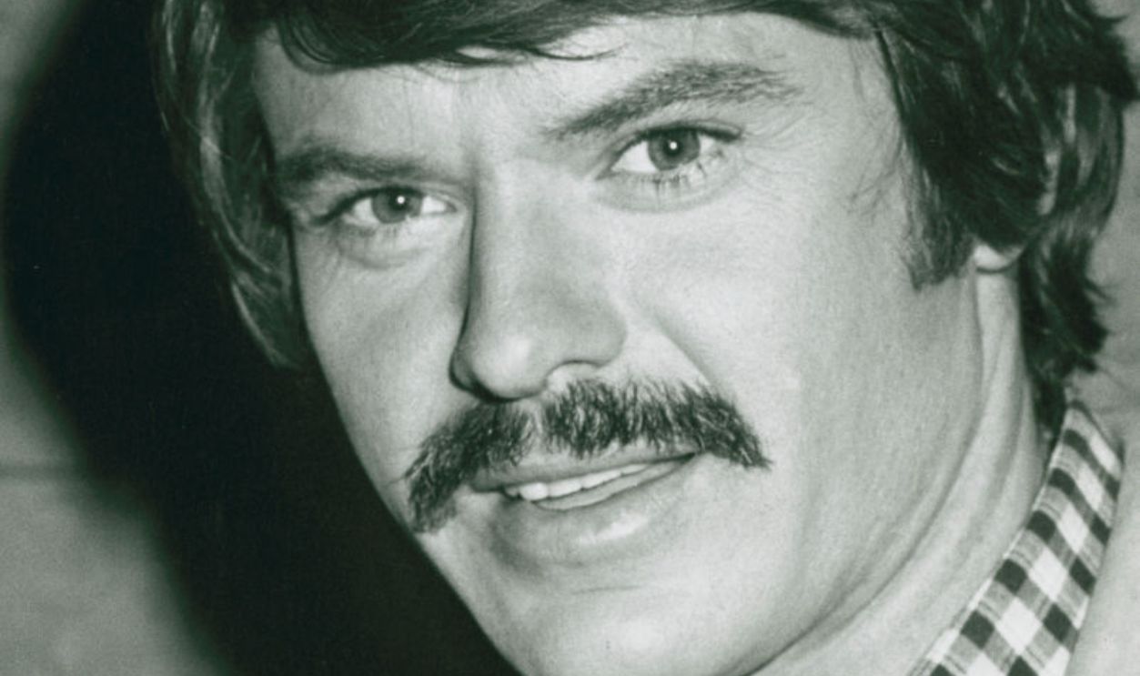 Robert Urich Sighted at Merv's