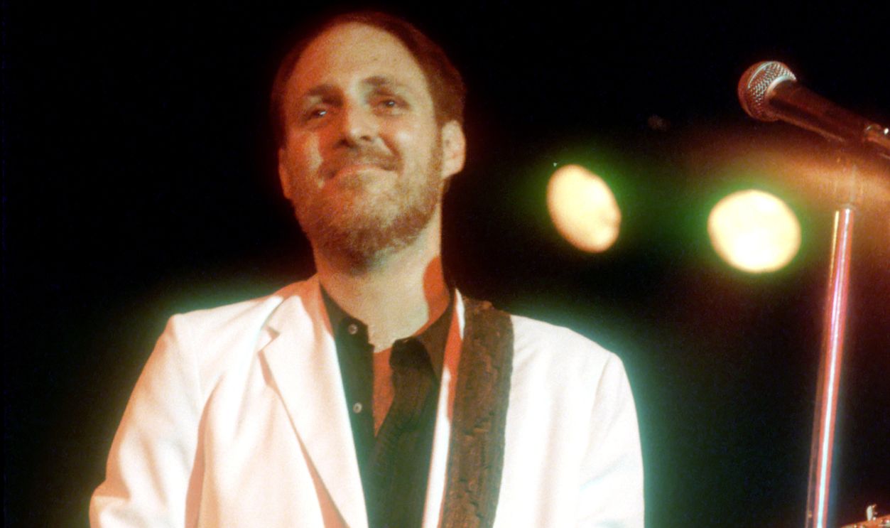 Billy Vera performing