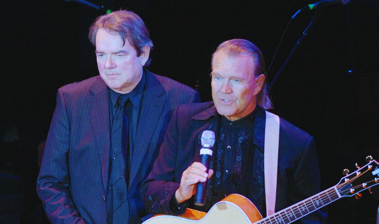 Gettyimages - 114560232, 44th Annual ASCAP Country Music Awards - Show Connie Bradley, Jimmy Webb and Glen Campbell during 44th Annual ASCAP Country Music Awards - Show at Ryman Theater in Nashville, TN., United States.