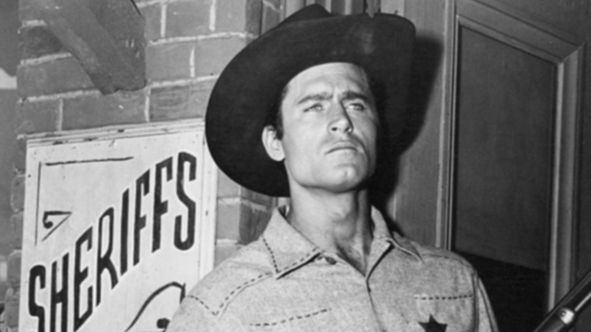 Photo of Clint Walker as Cheyenne from the television program of the same name.