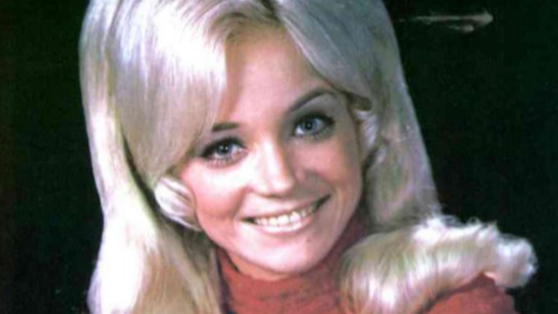 Barbara Mandrell onstage at the Grand Ole Opry, circa 1974.