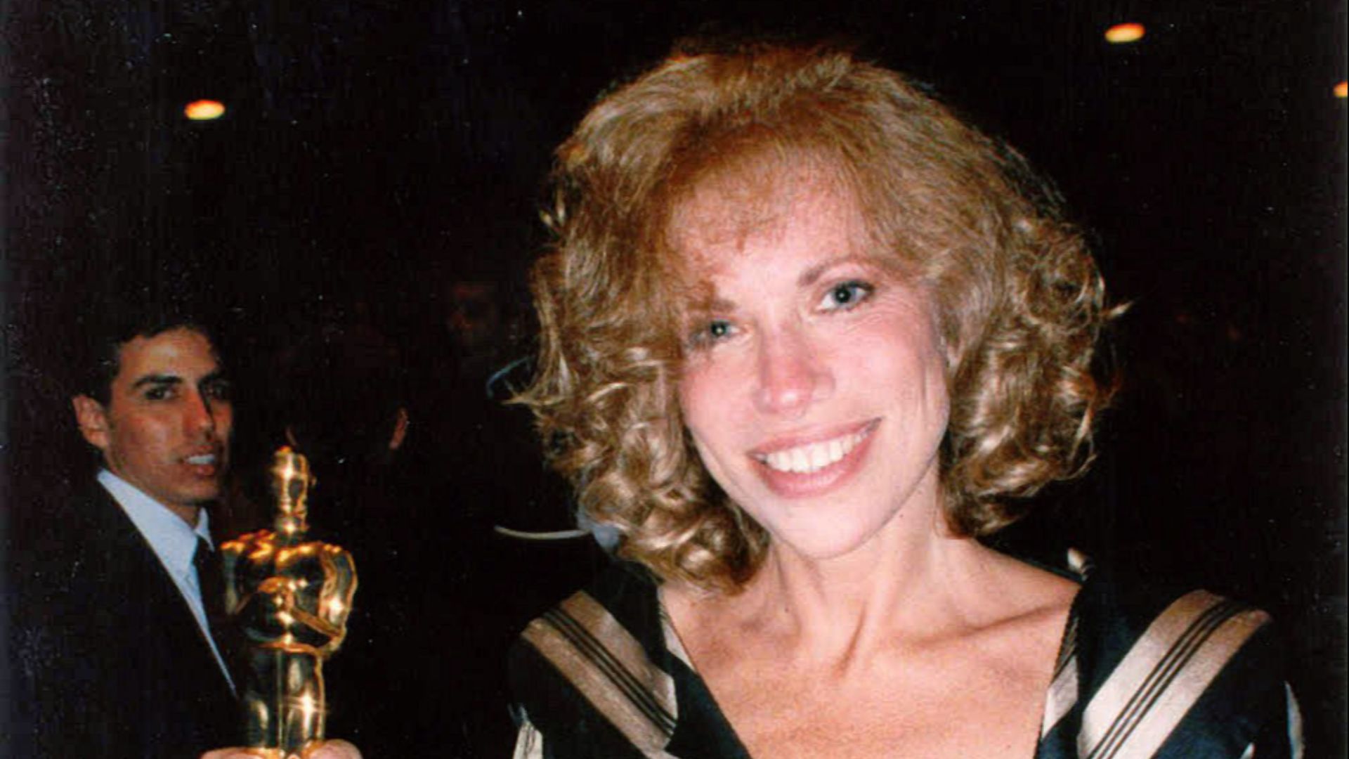 Photo of Carly Simon at the 1989 Academy Awards. Photo taken at 61st Academy Awards 3/29/89 - Governor's Ball - Permission granted to copy, publish or post but please credit