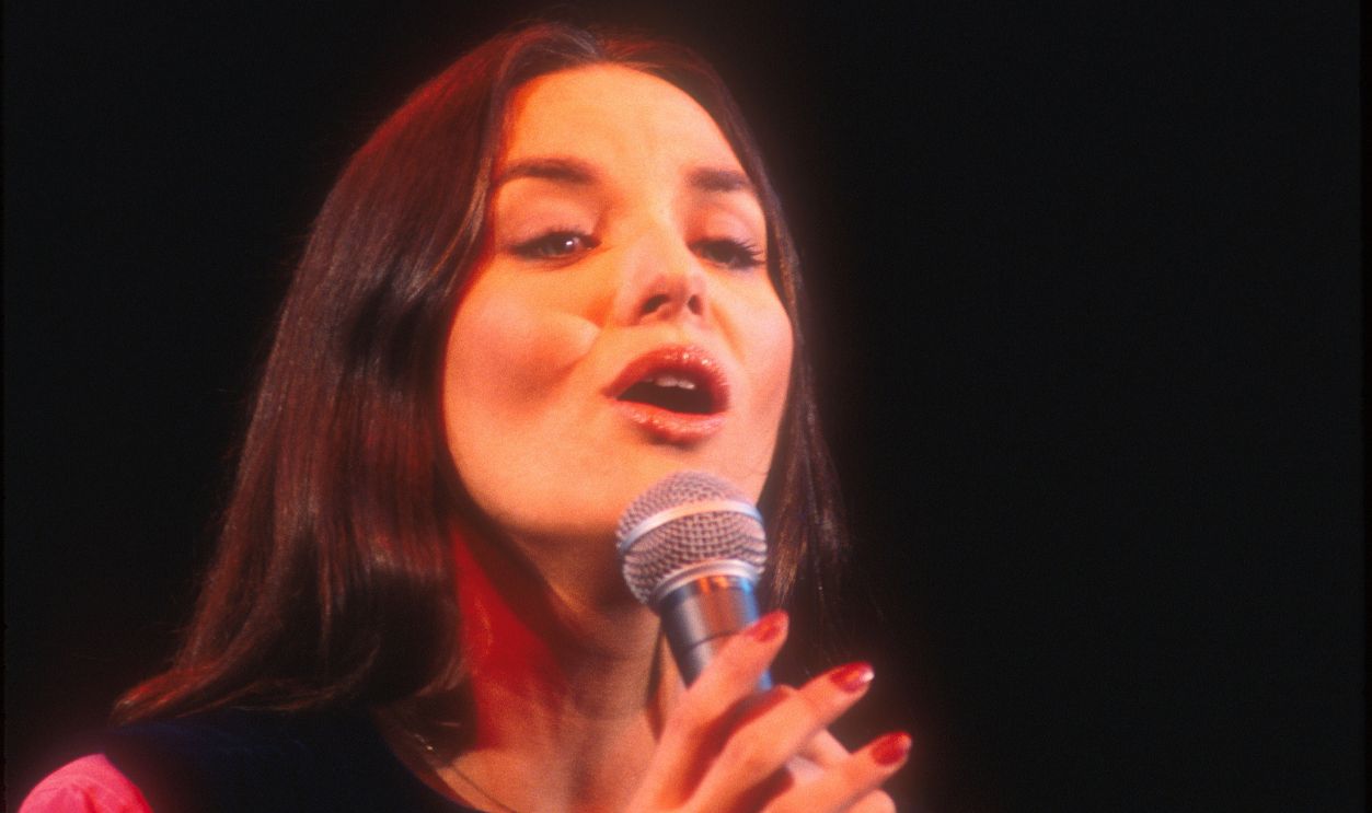 Crystal Gayle during Crystal Gayle in Concer - April 10, 1975 in Burbank, California, United States