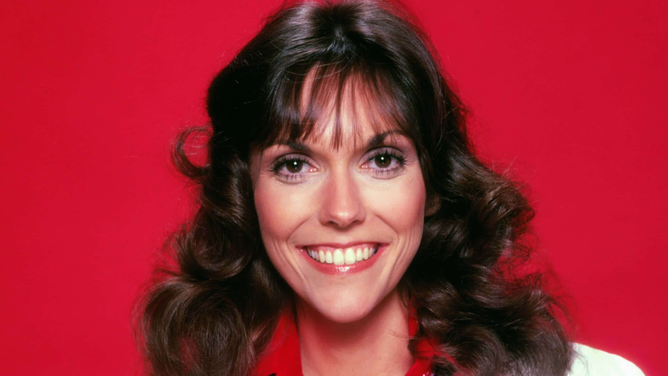 Singer Karen Carpenter of the Carpenters poses for a portrait in 1981 in Los Angeles, California