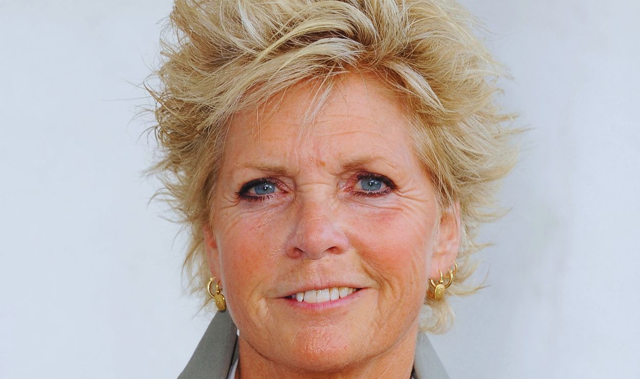 Gettyimages - 175992514, Project Angel Food's Annual Angel Awards 2013 Honoring Jane Lynch LOS ANGELES, CA - AUGUST 10: Actress Meredith Baxter arrives at Project Angel Food's Annual Angel Awards 2013 honoring Jane Lynch held at Project Angel Food on August 10, 2013 in Los Angeles, California.
