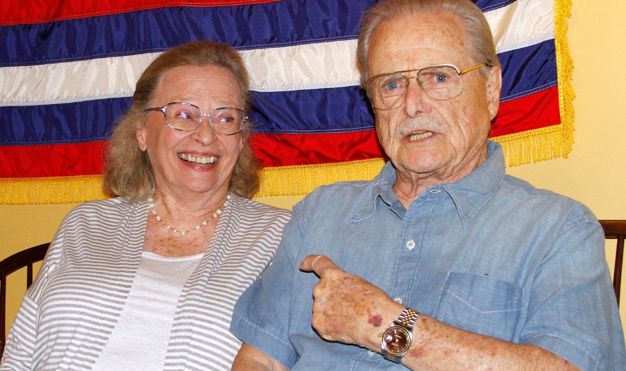 William Daniels Meets Fans NEW YORK, NY - JULY 03: Bonnie Bartlett and William Daniels pose before greeting fans at Fraunces Tavern Museum on July 3, 2015 in New York City. 