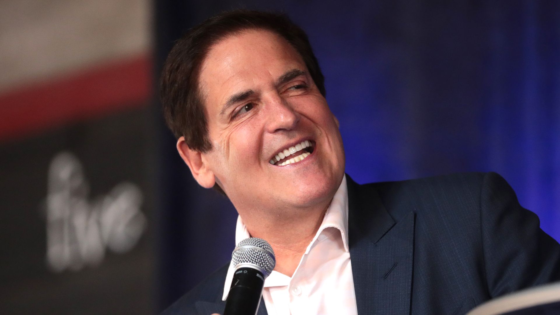 Mark Cuban speaking with attendees at the 2019 Arizona Technology Innovation Summit at The Duce in Phoenix, Arizona.

Please attribute to Gage Skidmore if used elsewhere.