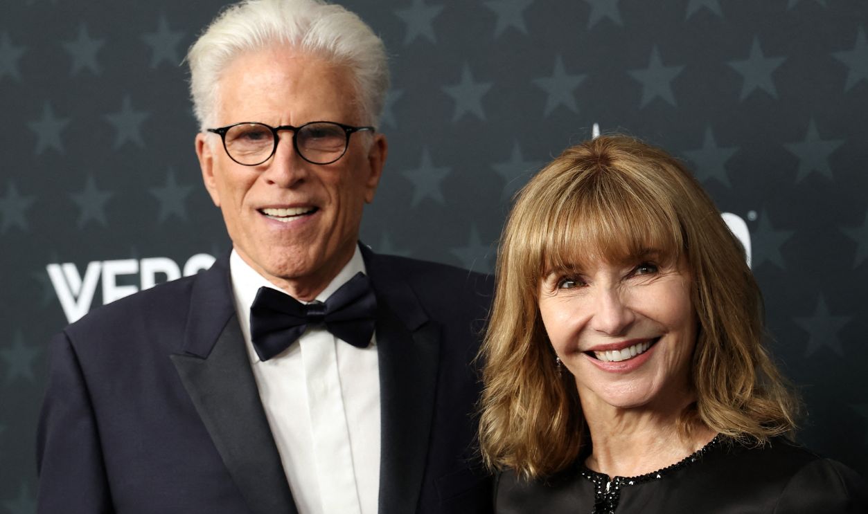 US-ENTERTAINMENT-FILM-TV-CRITICSCHOICE-ARRIVALS US actors Ted Danson (L) and Mary Steenburgen attend the 31st Annual Critics Choice Awards at Barker Hangar in Santa Monica, California, on January 4, 2026.
