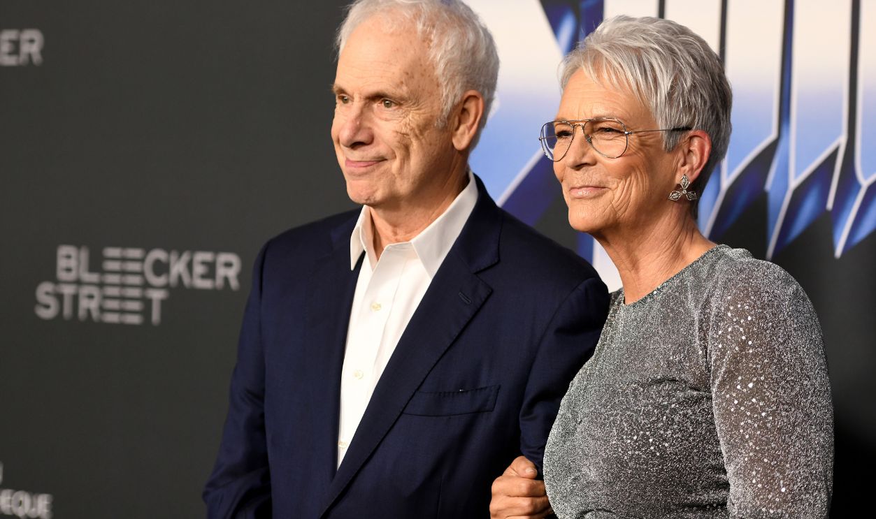 Premiere of "Spinal Tap II: The End Continues" - Arrivals LOS ANGELES, CALIFORNIA - SEPTEMBER 09: Christopher Guest and Jamie Lee Curtis attend the Premiere of "Spinal Tap II: The End Continues" at The Egyptian Theatre Hollywood on September 09, 2025 in Los Angeles, California. 