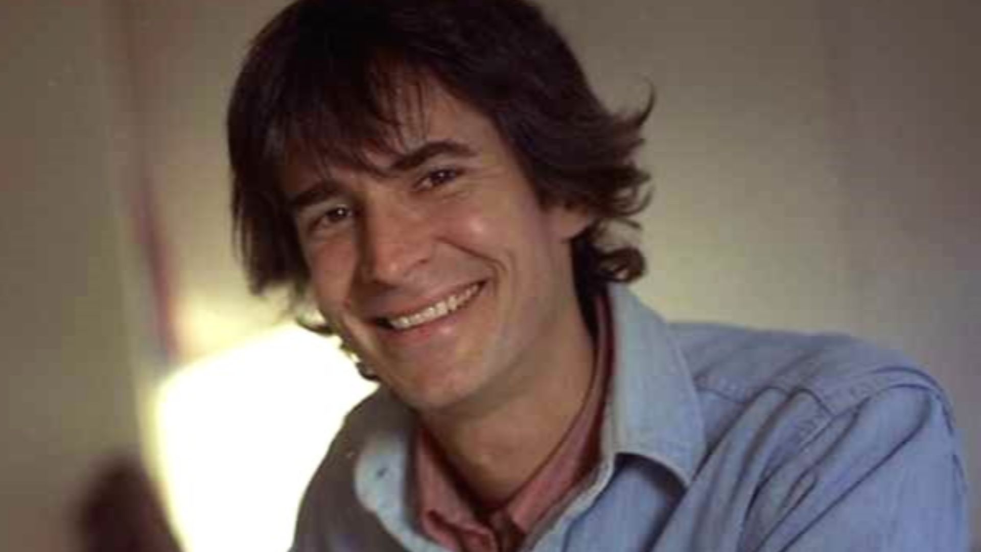 portrait of Anthony Perkins taken by Allan Warren in his house in Manhattan New York