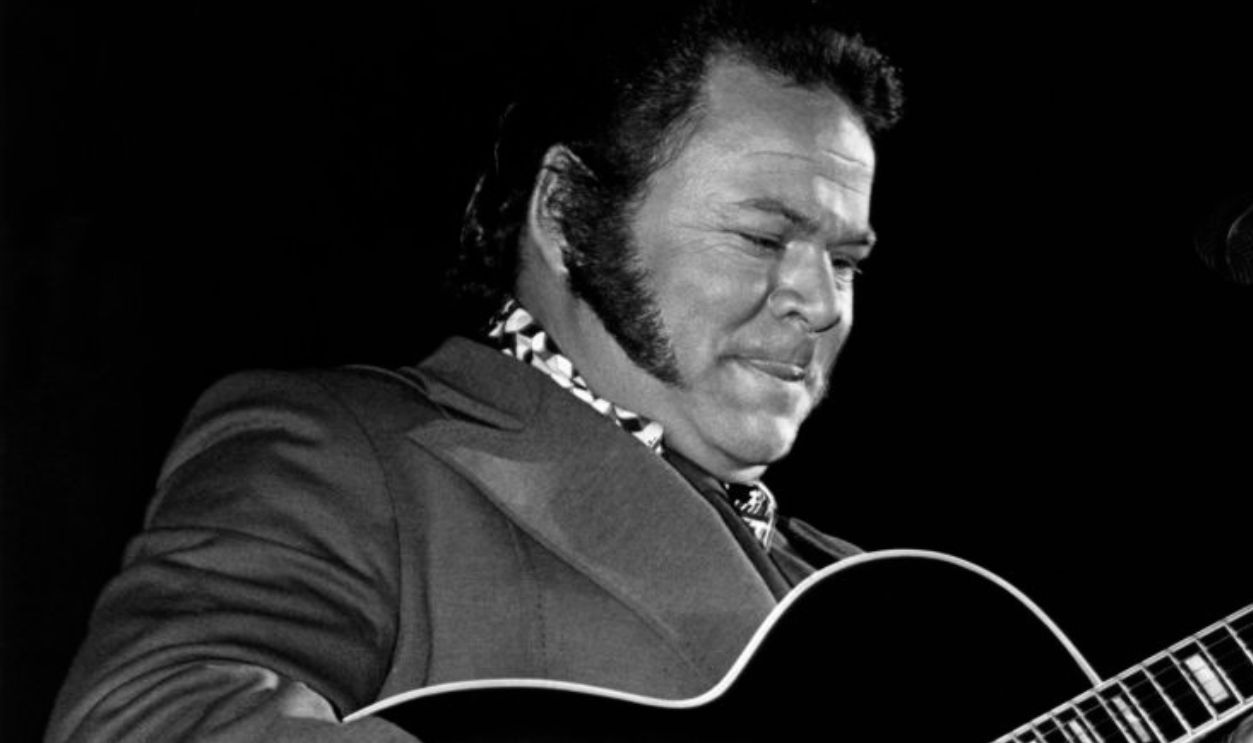 UNSPECIFIED - JANUARY 01: Photo of Roy CLARK; Performing on stage