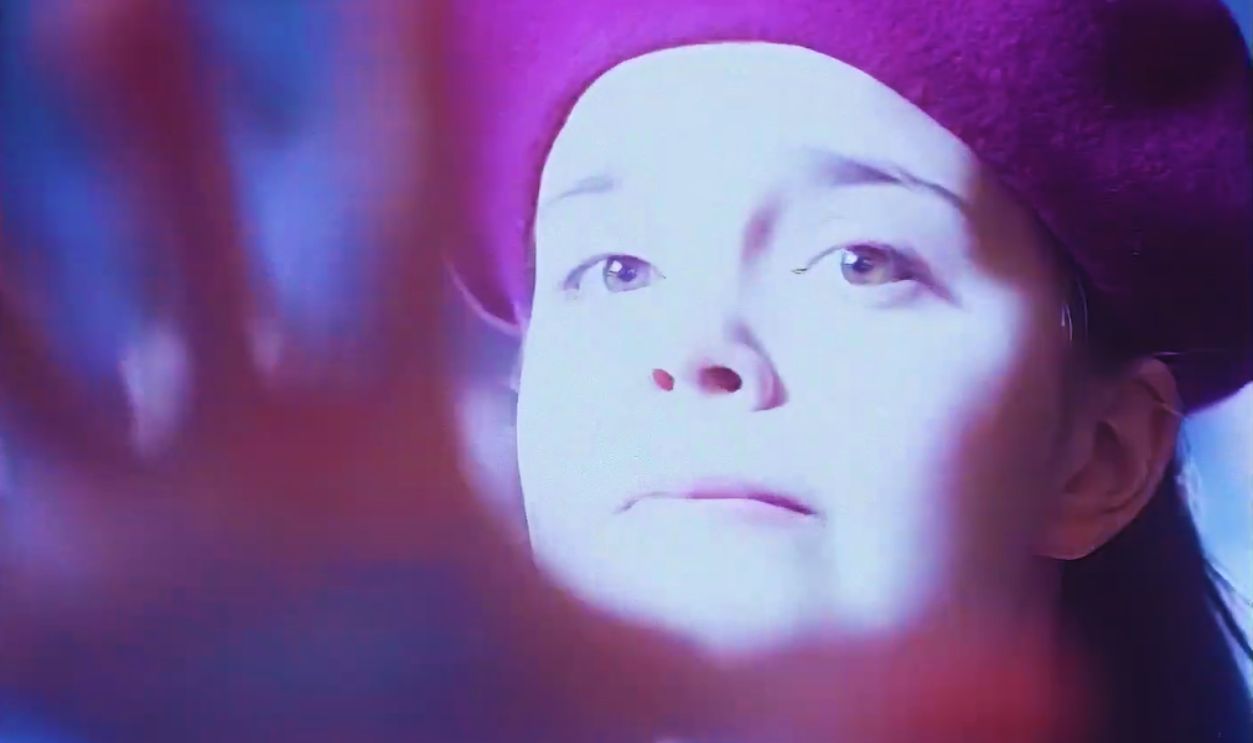 Screenshot from Rose Red (2002) 