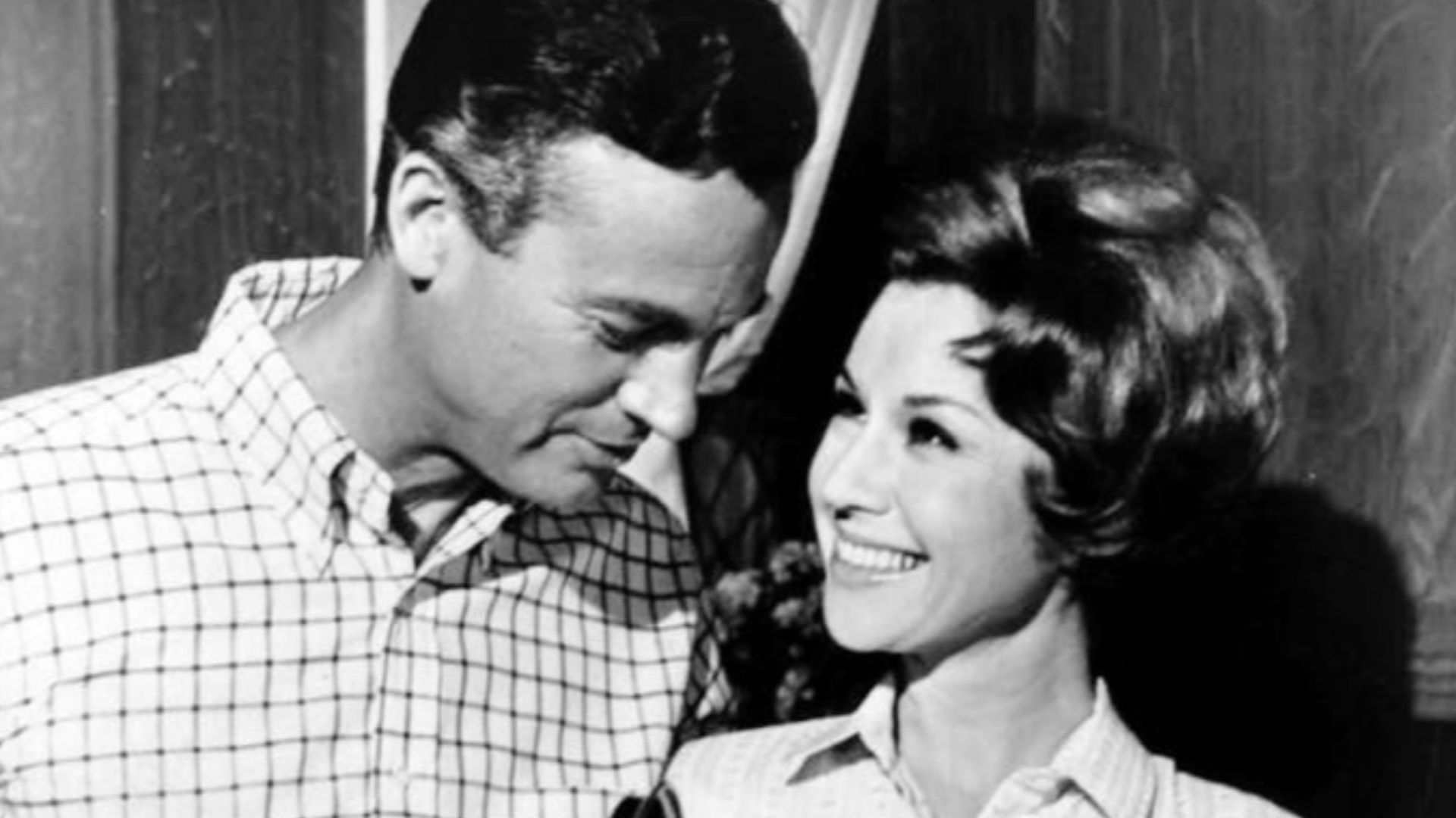 Photo of Mark Miller as Jim Nash and Patricia Crowley as Joan Nash from the television program Please Don't Eat the Daisies.