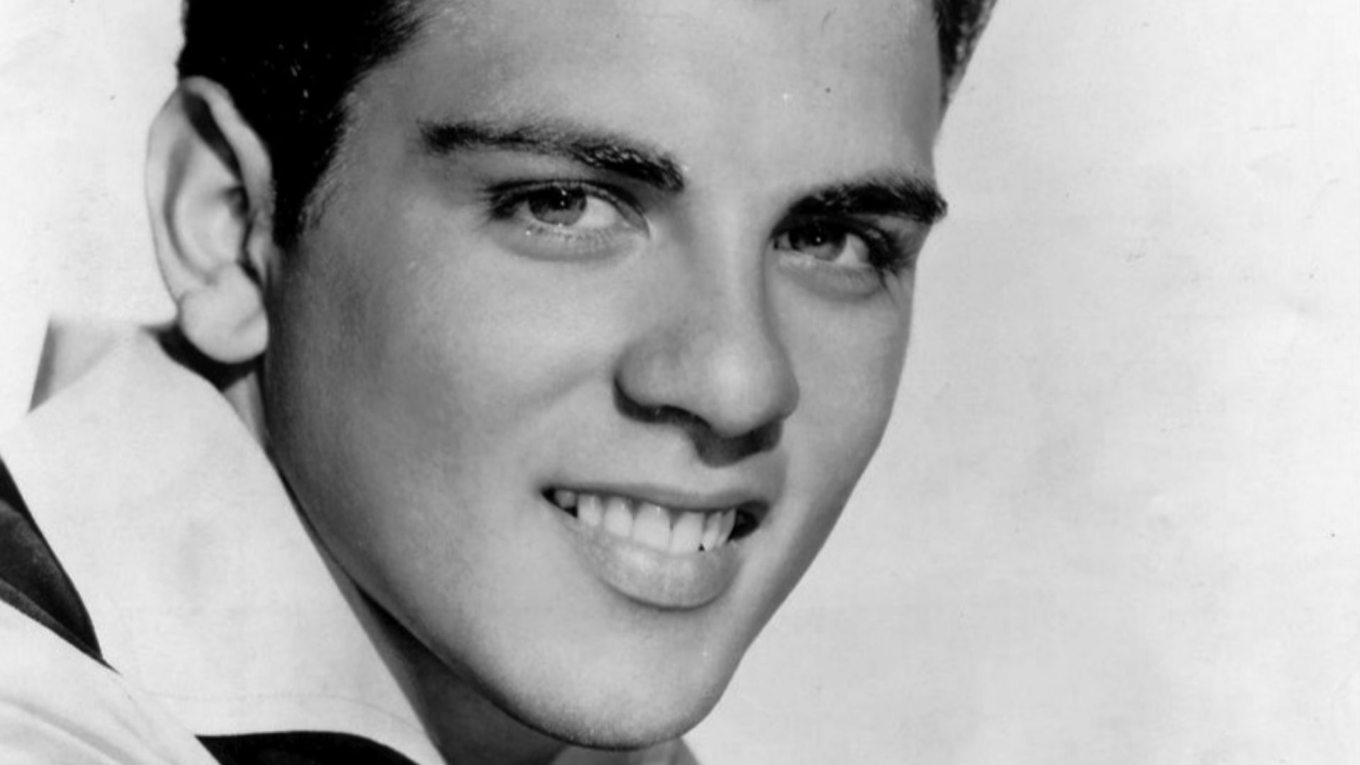Photo of singer-actor Fabian Forte.