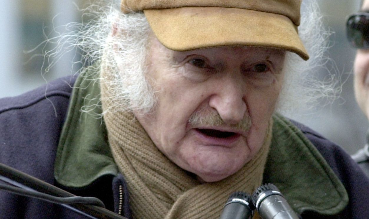 384224 06: Al Lewis was one of numerous speakers to thousands off duty New York police officers at a rally at City Hall January 11, 2001 in New York City to demand better wages. The rally was sponsored by the Patrolmen's Benevolent Association.