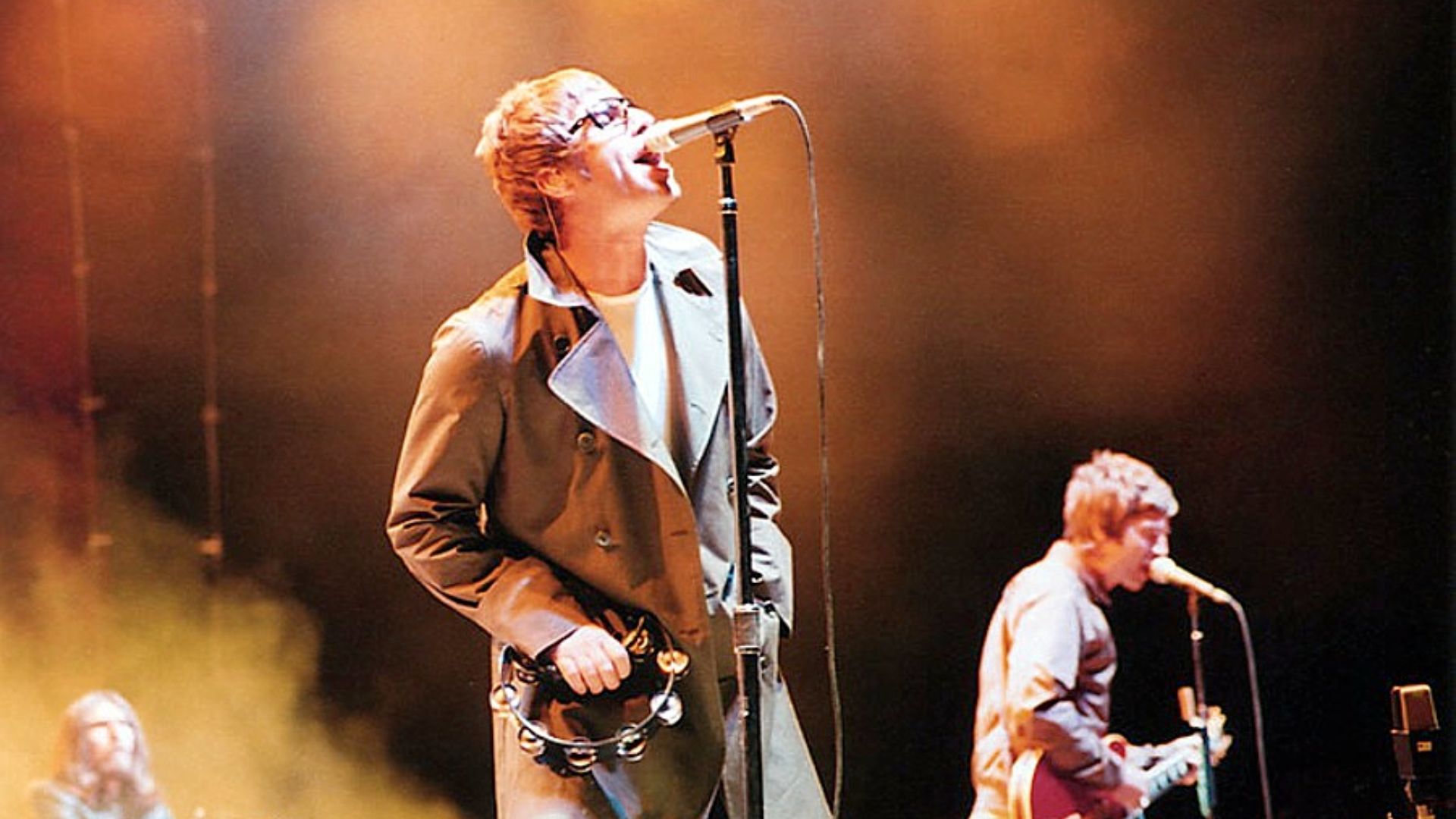 Liam and Noel Gallagher of Oasis performing in San Diego on September 18, 2005.