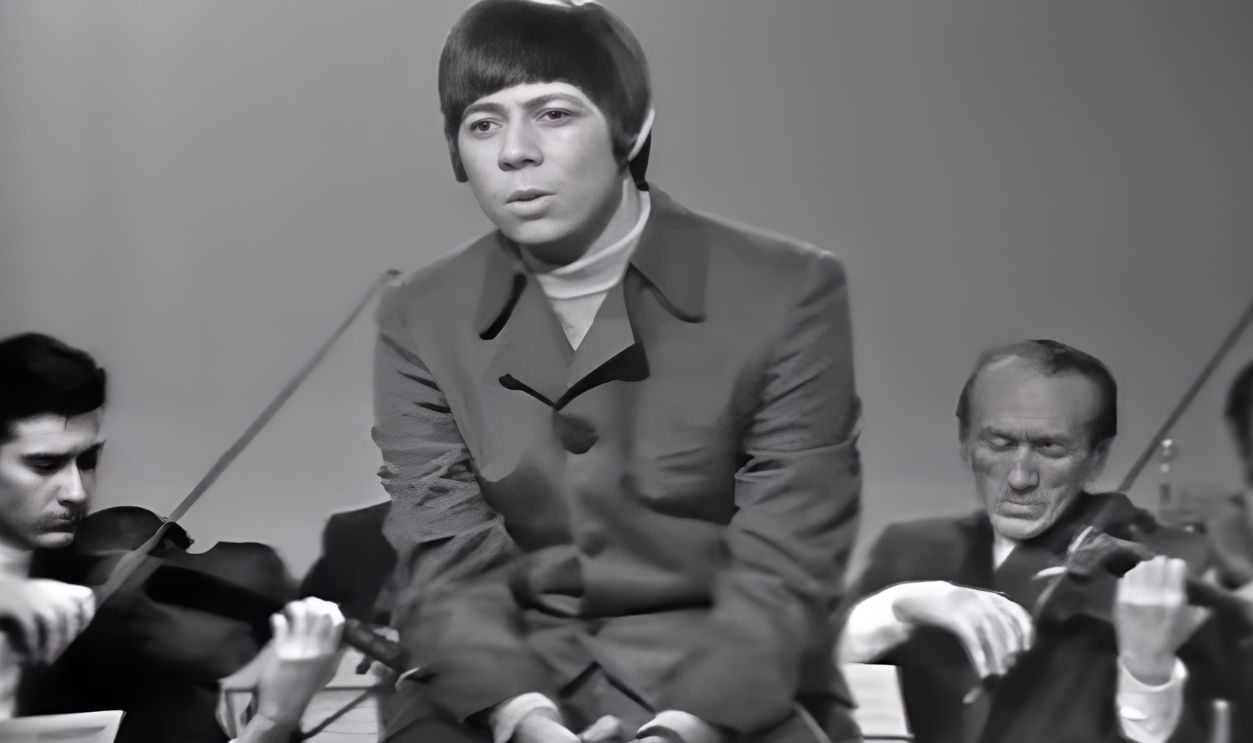 Screenshot from Honey (1968)