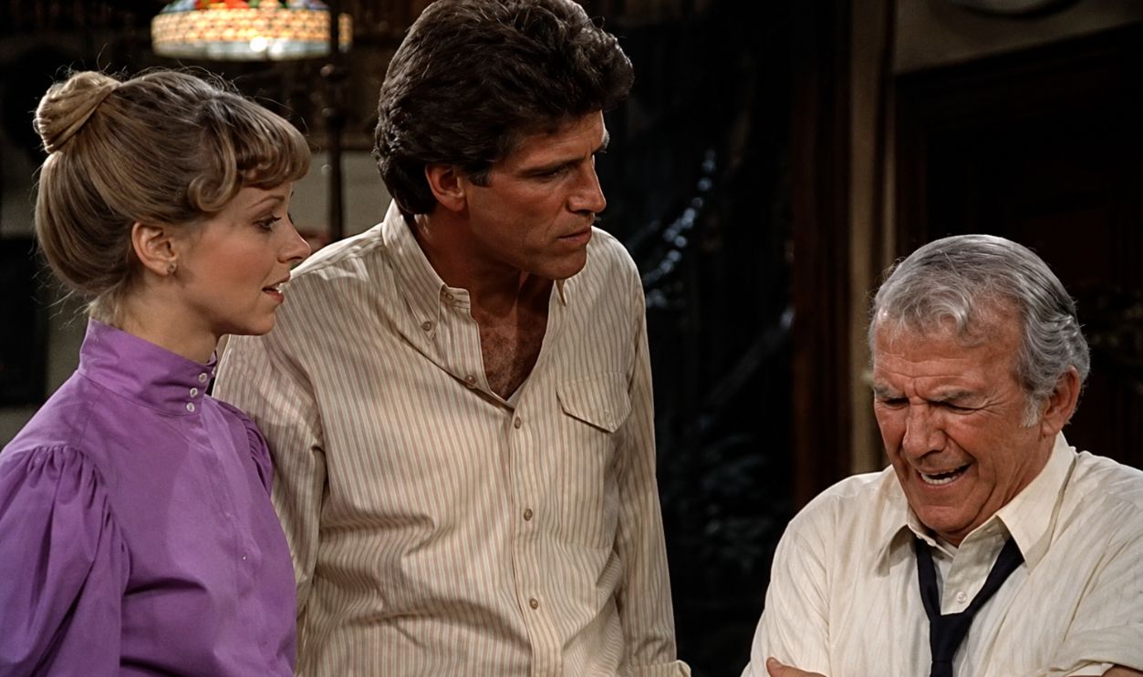 Screenshot from Cheers (1982-1993)
