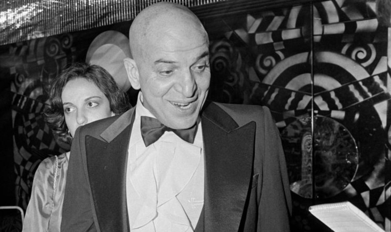 Telly Savalas attends a party in New York City on January 13, 1977.