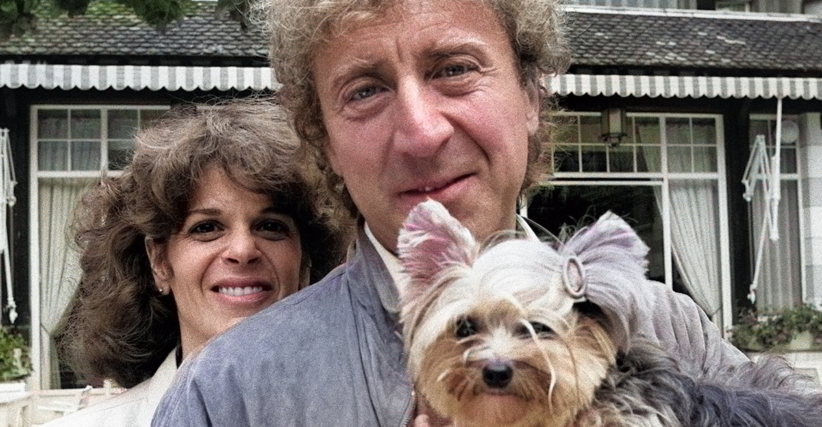 Us actor and director Gene Wilder poses with his wife Gilda Radner, on September 07, 1984 during the 10th American Film Festival of Deauville.