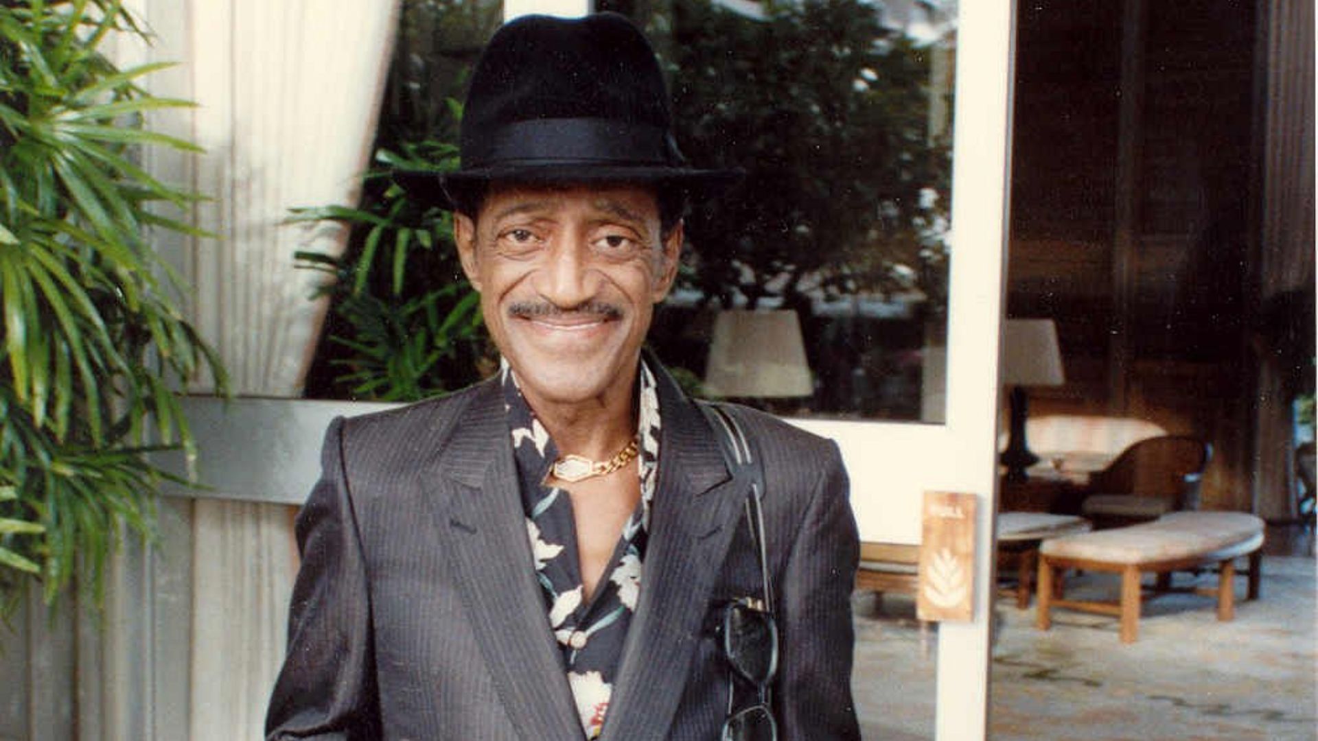 Sammy Davis, Jr.
File:Sammy Davis Jr 1989 (cropped).jpg