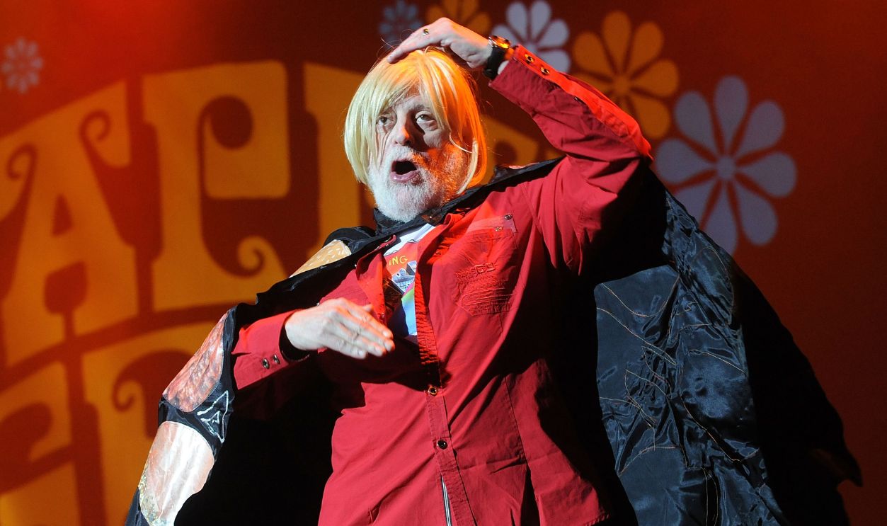 2011 Happy Together Tour In Asbury Park, NJ ASBURY PARK, NJ - JULY 16: Howard Kaylan of The Turtles performs at the 2011 Happy Together Tour at Paramount Theater on July 16, 2011 in Asbury Park, NJ.