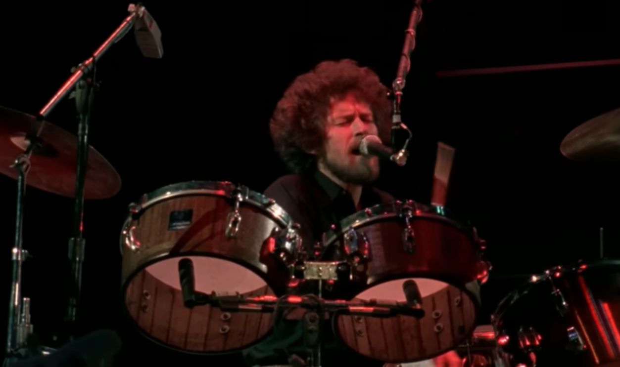 Screenshot from Eagles - "Hotel California" (1976)