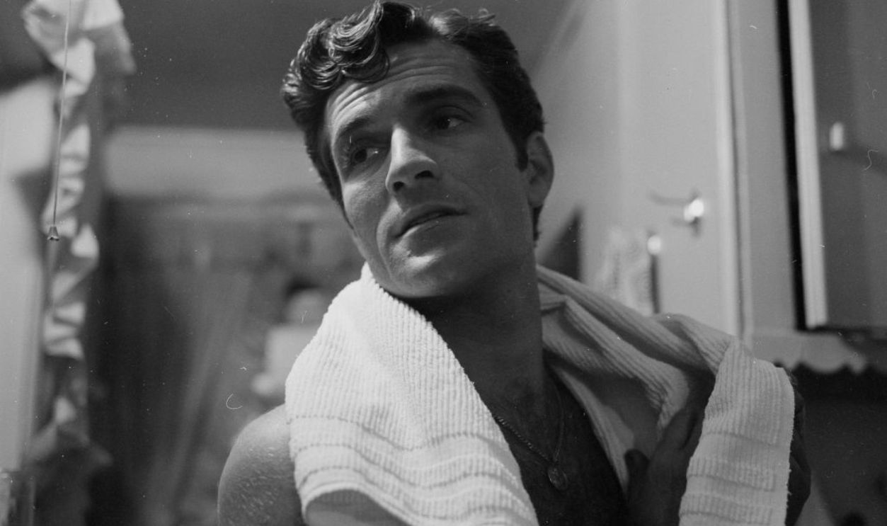 LOS ANGELES - SEPTEMBER 25,1955: Hugh O'Brian poses for portraits at home in Los Angeles,CA.\ 