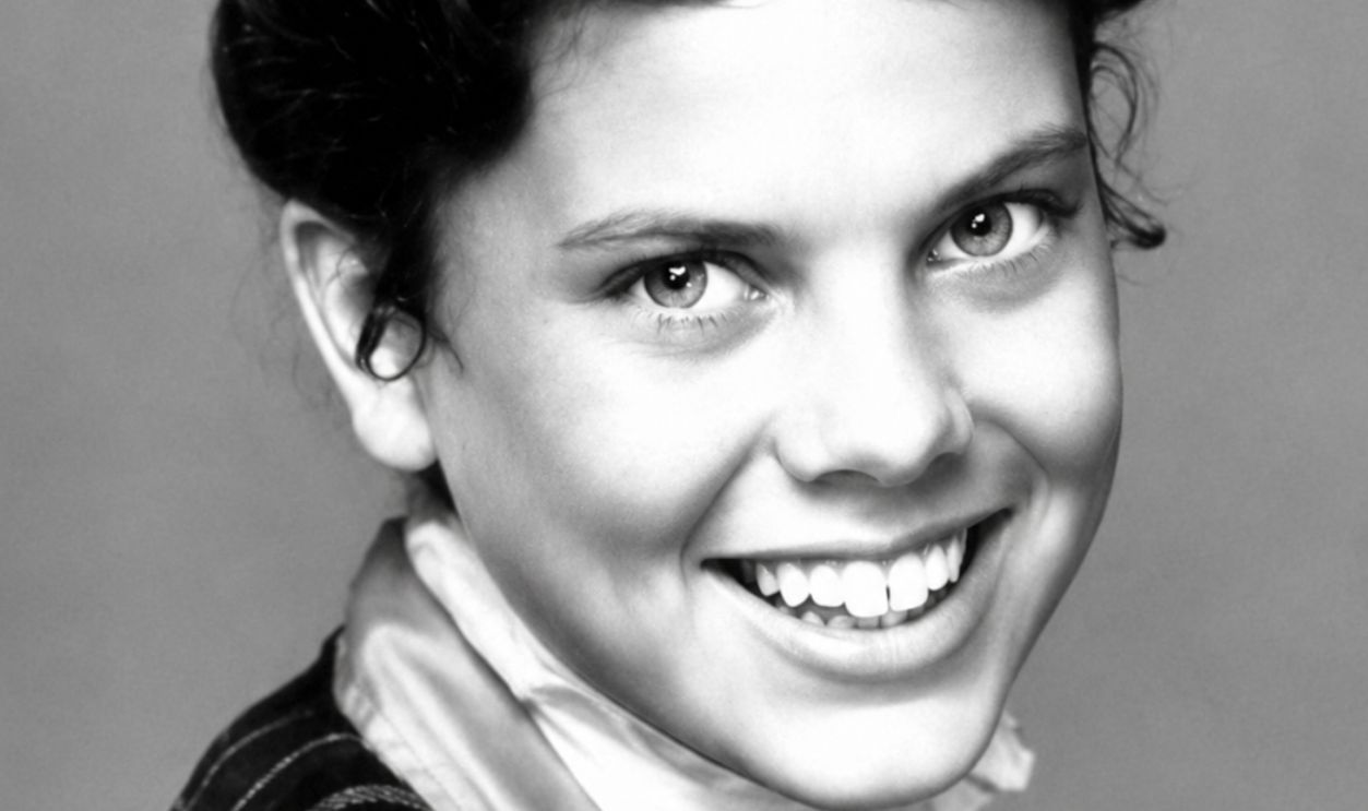 File:Erin Moran Joanie Cunningham 1976.jpg