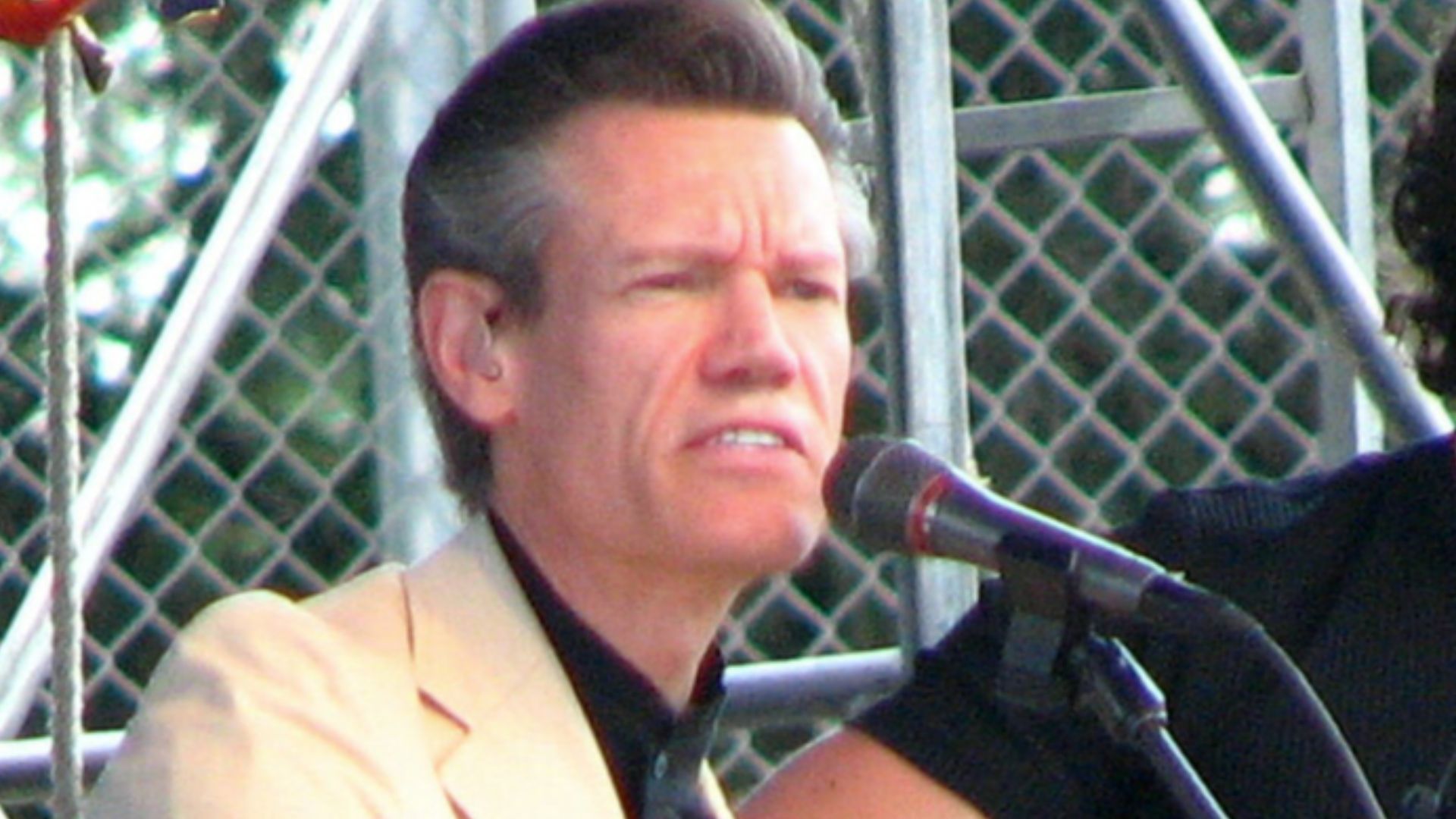 Randy Travis performing live in Bolingbrook, Illinois, July 4, 2007