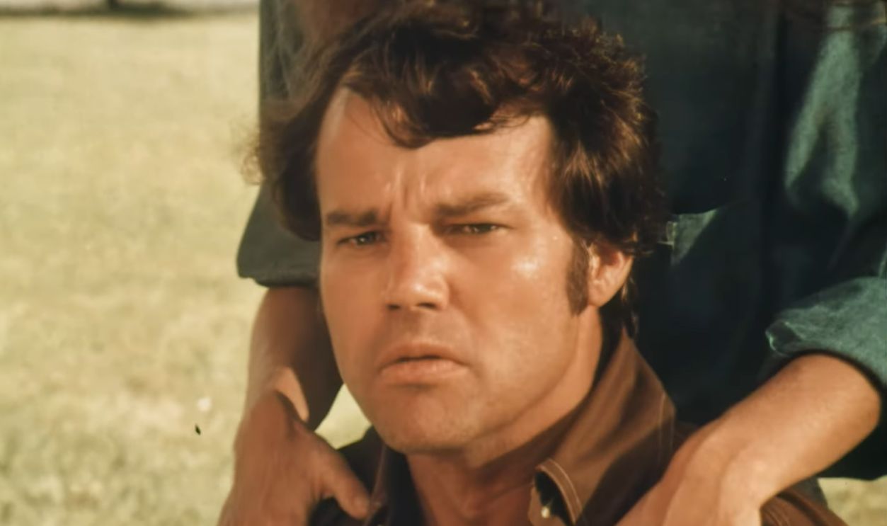 Screenshot from Walking Tall (1973)