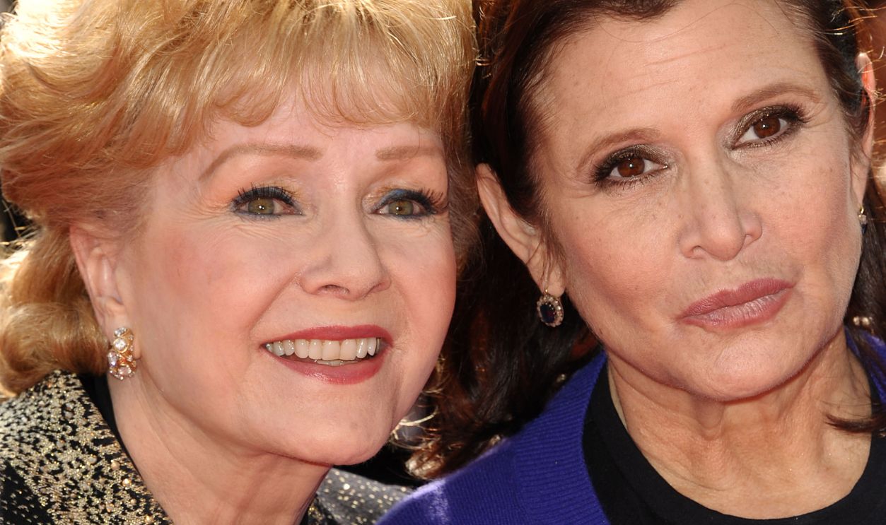 2011 Primetime Creative Arts Emmy Awards - Arrivals LOS ANGELES, CA - SEPTEMBER 10: Actresses Debbie Reynolds and Carrie Fisher attend the 2011 Creative Arts Emmy Awards at Nokia Theatre L.A. Live on September 10, 2011 in Los Angeles, California. 