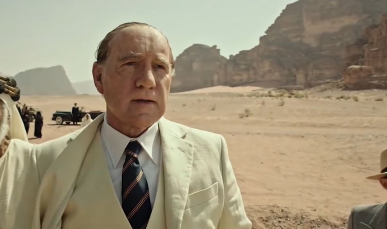 Screenshot from All the Money in the World (2017)
