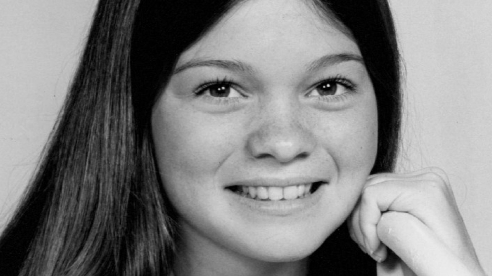 Photo of Valerie Bertinelli as Barbara Cooper from the premiere of the television program One Day at a Time.