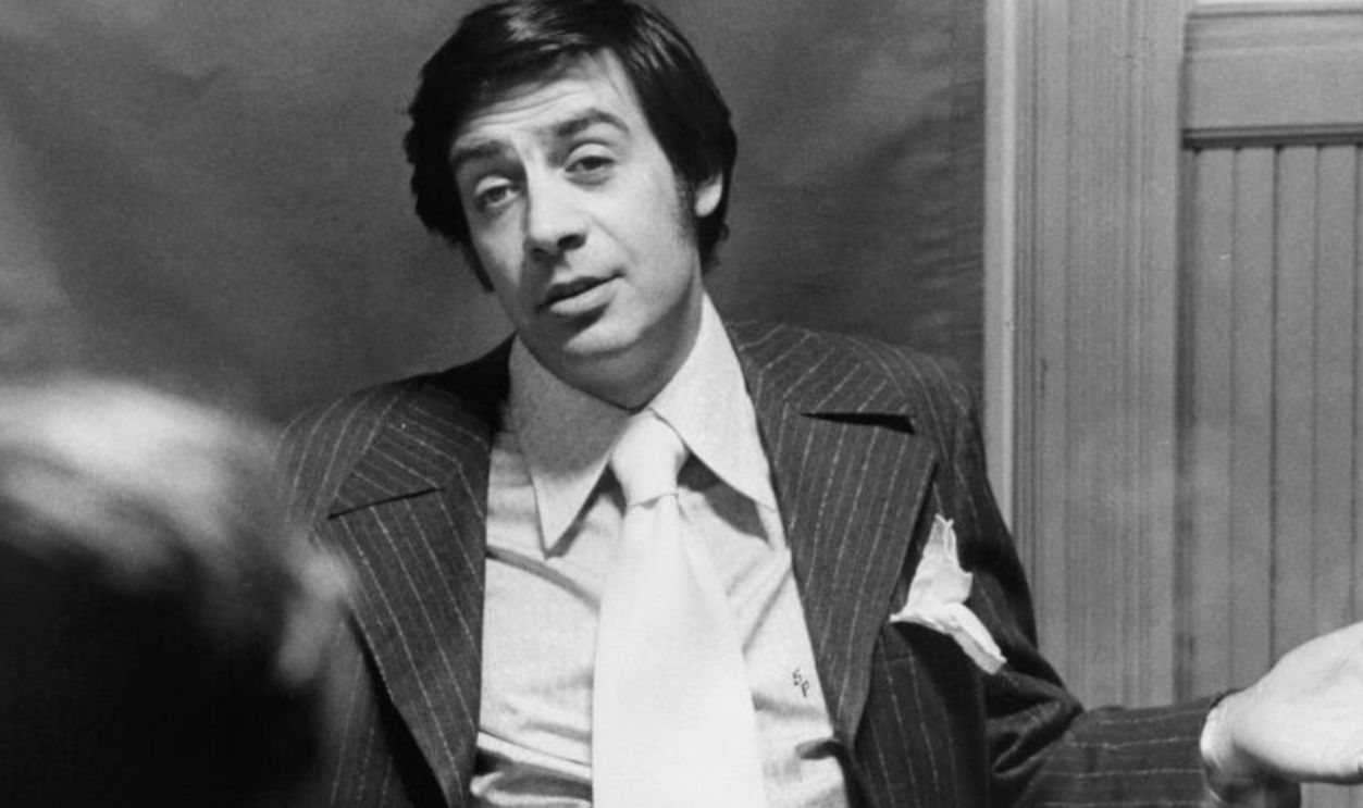 Jerry Orbach doesn't know what the district attorney is talking about in a scene from the film 'The Gang That Couldn't Shoot Straight', 1971.