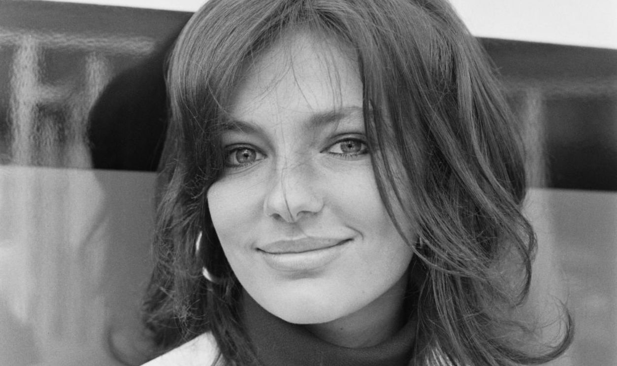 English actress Jacqueline Bisset leaves London Airport to make a film in Berlin, 29th June 1966.
