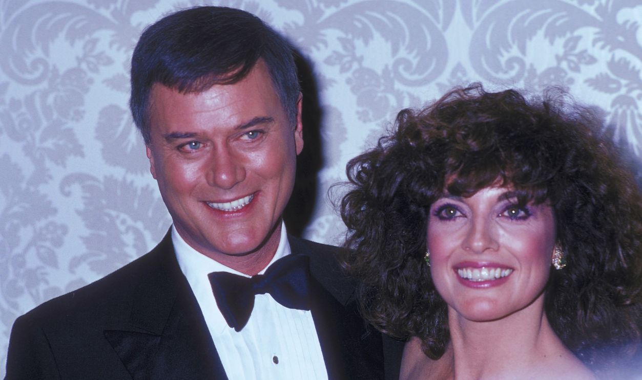 Gettyimages - 149527658, 38th Annual Golden Globe Awards - Press Room BEVERLY HILLS, CA - JANUARY 31: Actor Larry Hagman and actress Linda Gray attend the 38th Annual Golden Globe Awards on January 31, 1981 at the Beverly Hilton Hotel in Beverly Hills, California.