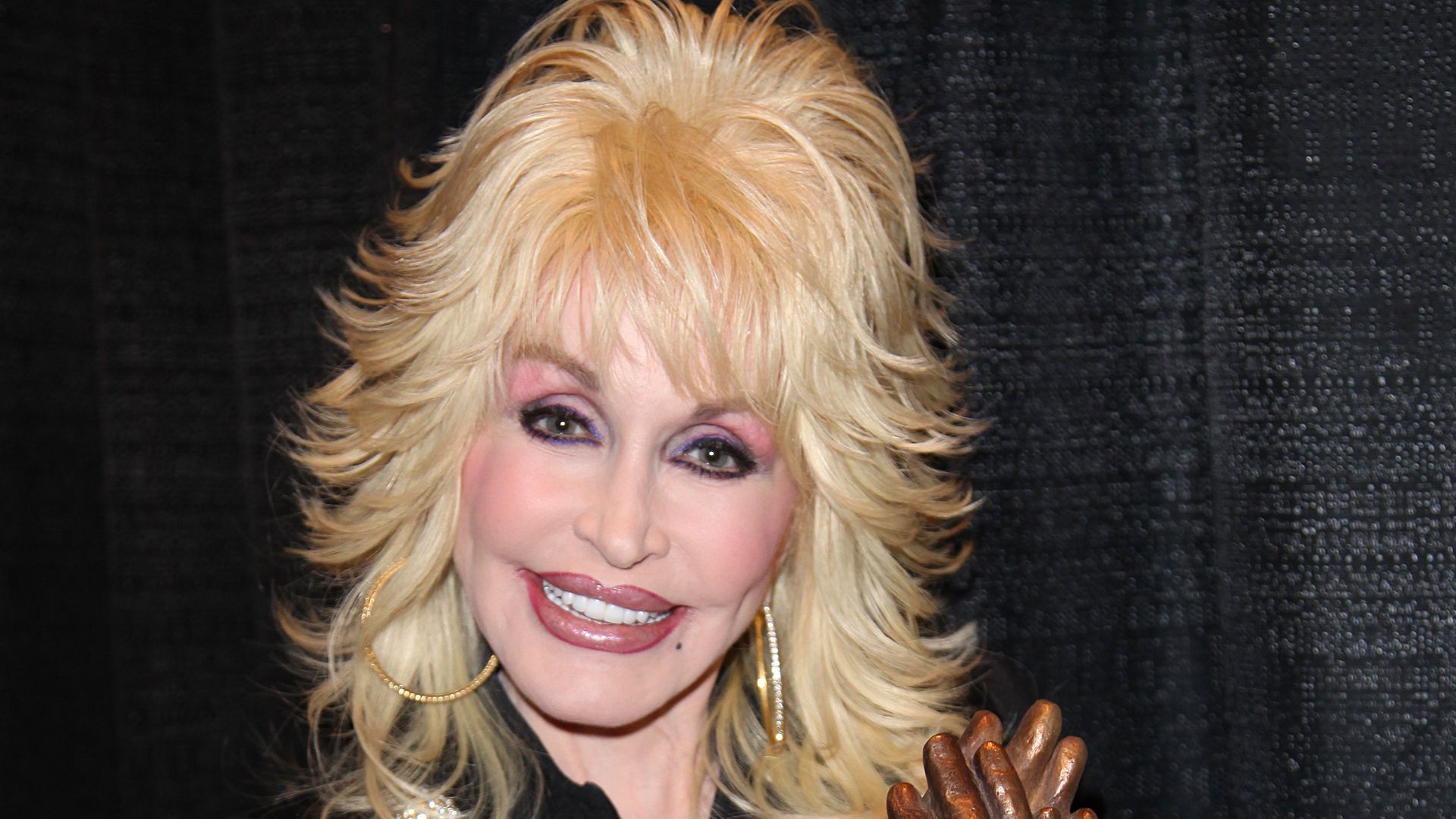 Dolly Parton accepting Liseberg Applause Award 2010