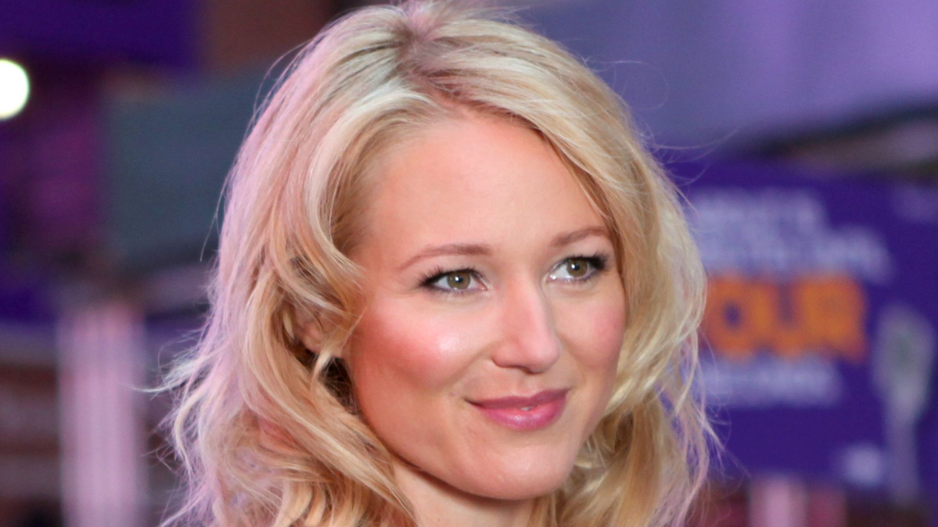 Jewel at Yahoo Yodel 2009.
