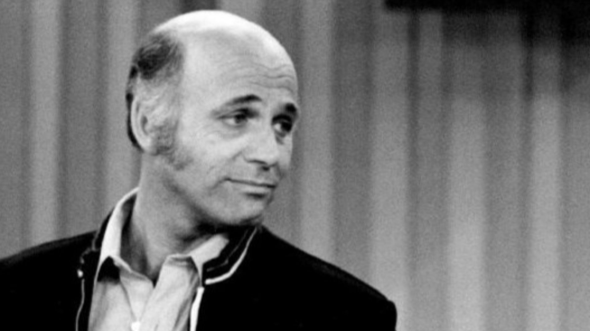 Photo of Gavin MacLeod as Murray Slaughter and Betty White as Sue Ann Nivens from The Mary Tyler Moore Show.