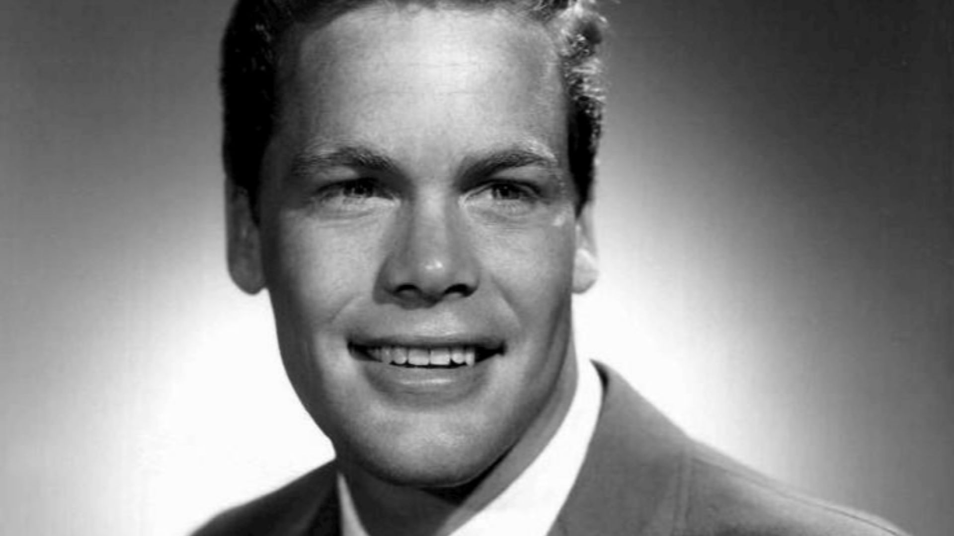 Publicity photo of actor Doug McClure.