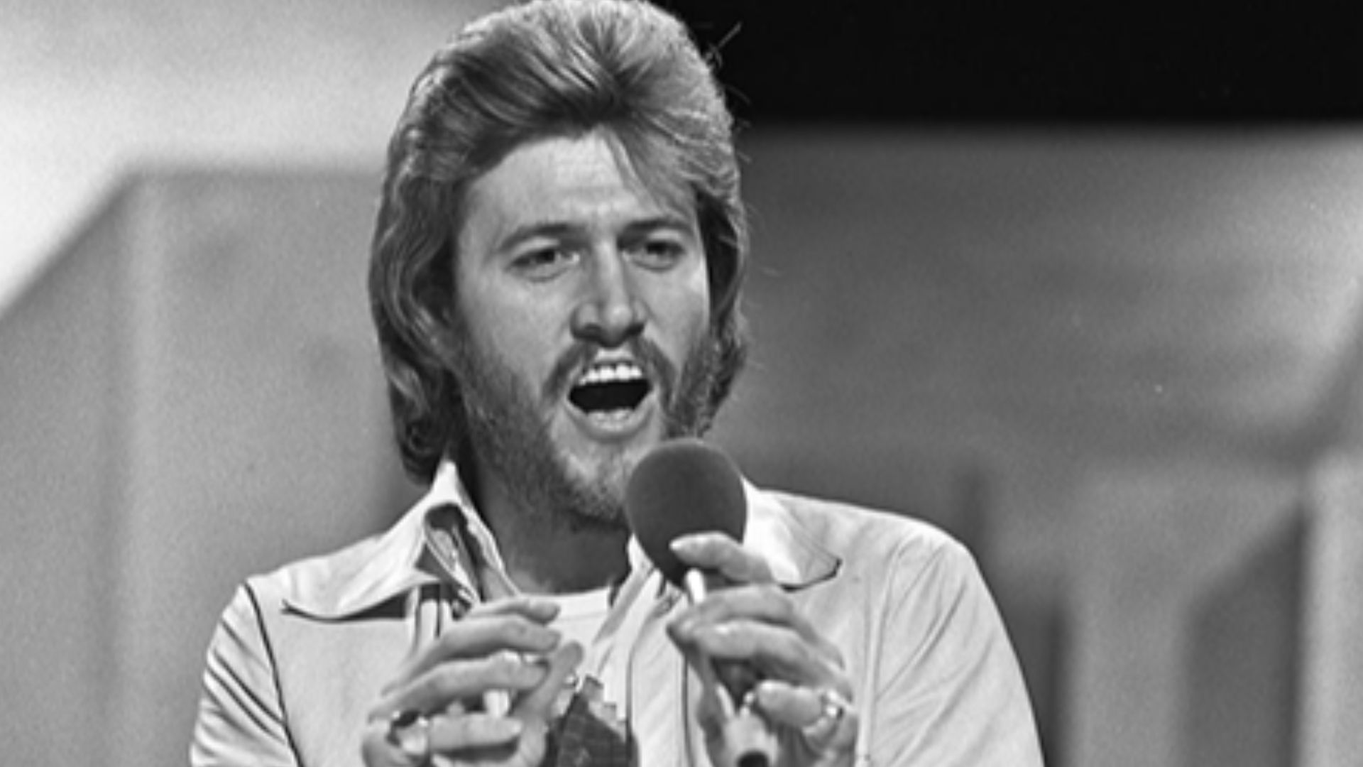 Barry Gibb (Bee Gees) in AVRO's TopPop (Dutch television show) in 1973