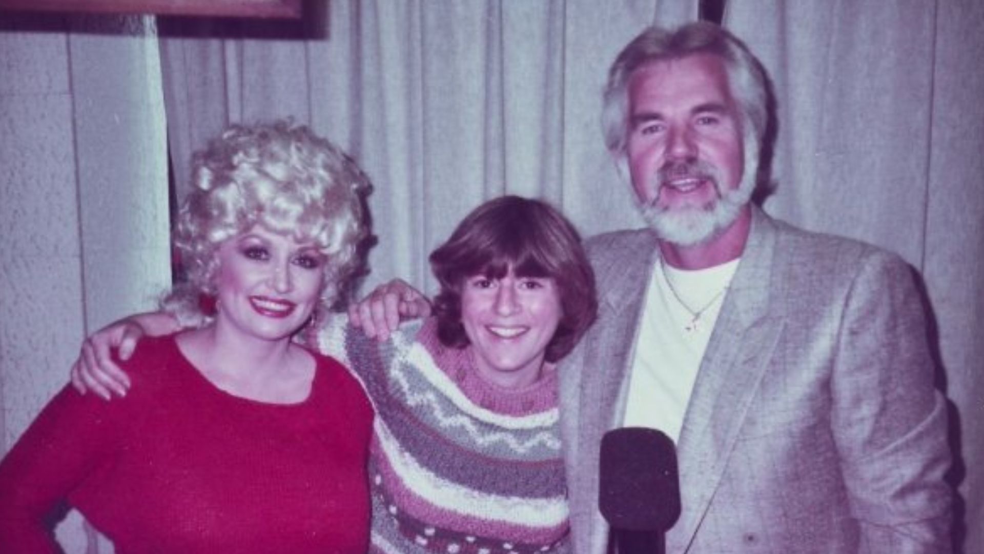 Dolly, Me, Kenny. I am the island in their stream She winked at me. It's a little odd when women at me... unless it's Dolly. Then it's adorable.