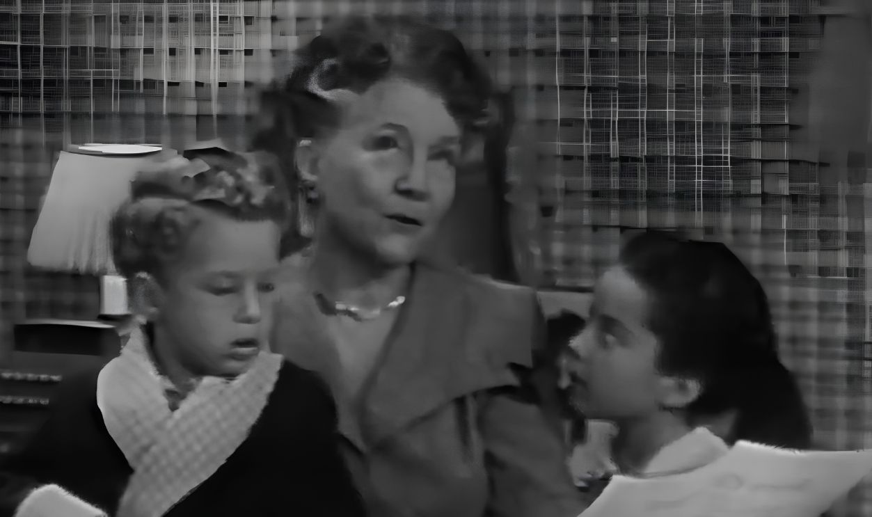 Screenshot from The Danny Thomas Show (originally titled Make Room for Daddy) (1953–1964)